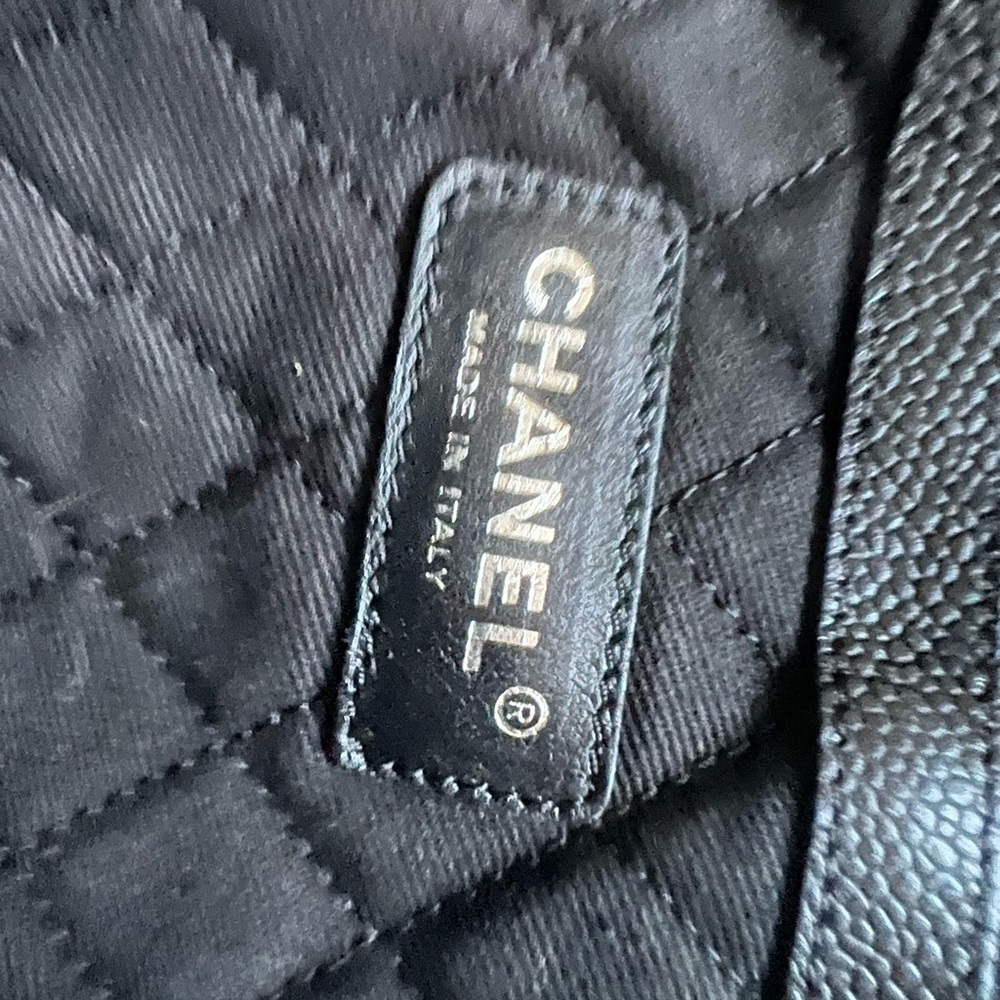 CHANEL Black and Red Embroidered Tote Bag - Picture 13 of 14